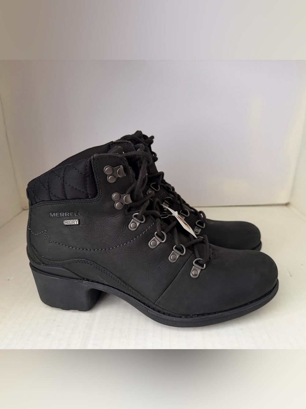Merrell Women's Black Lace-Up Waterproof Hiking Ankle Boots Women’s size 11
